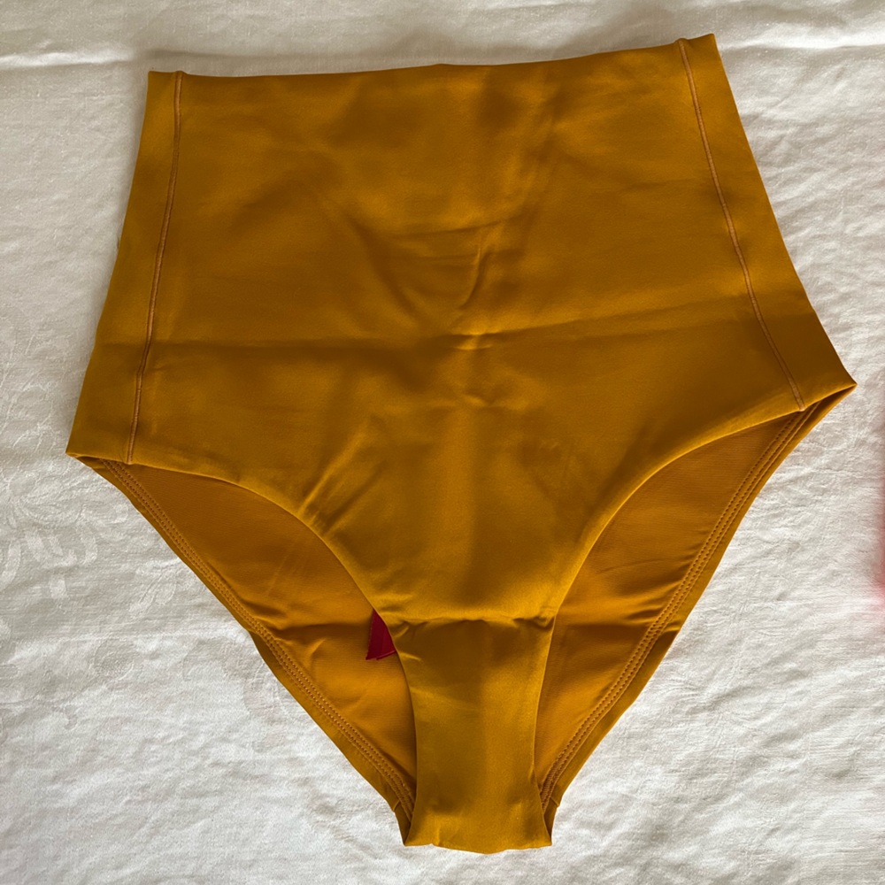 Left on Friday Tide Bottom - 24 Karat (Gold) / S BRAND NEW